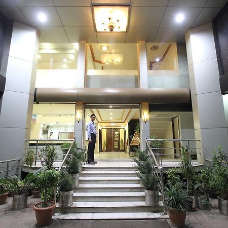 Hotel Grand Arjun Rāipur Kültér fotó
