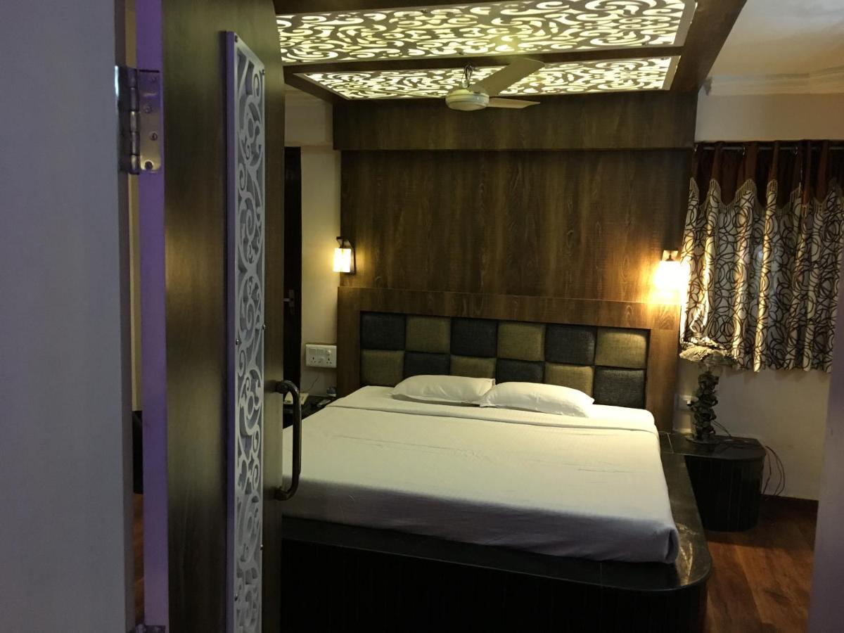 Hotel Grand Arjun Rāipur Kültér fotó