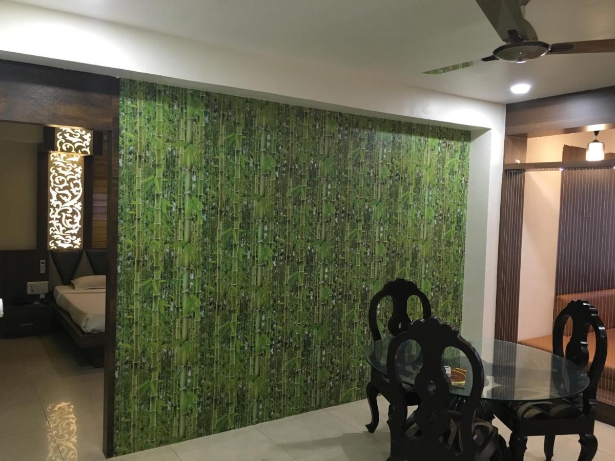 Hotel Grand Arjun Rāipur Kültér fotó
