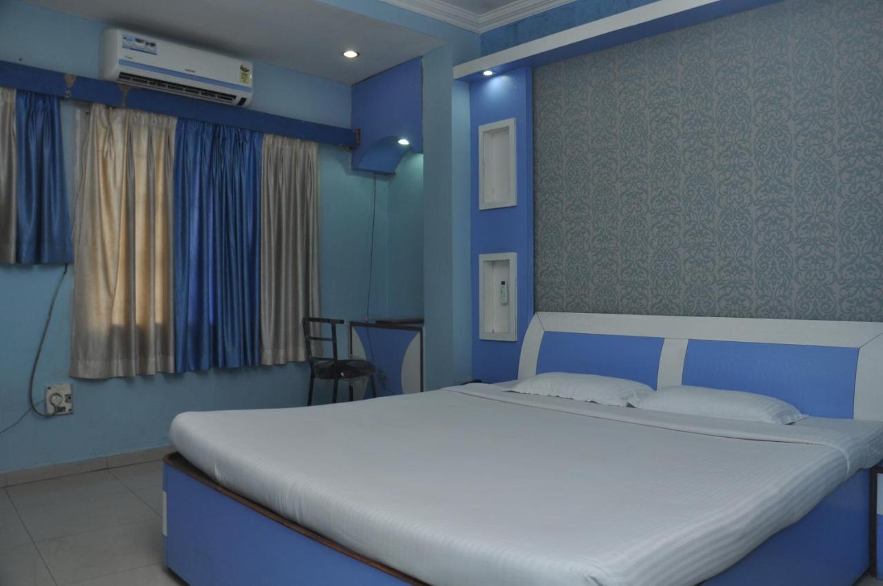 Hotel Grand Arjun Rāipur Kültér fotó
