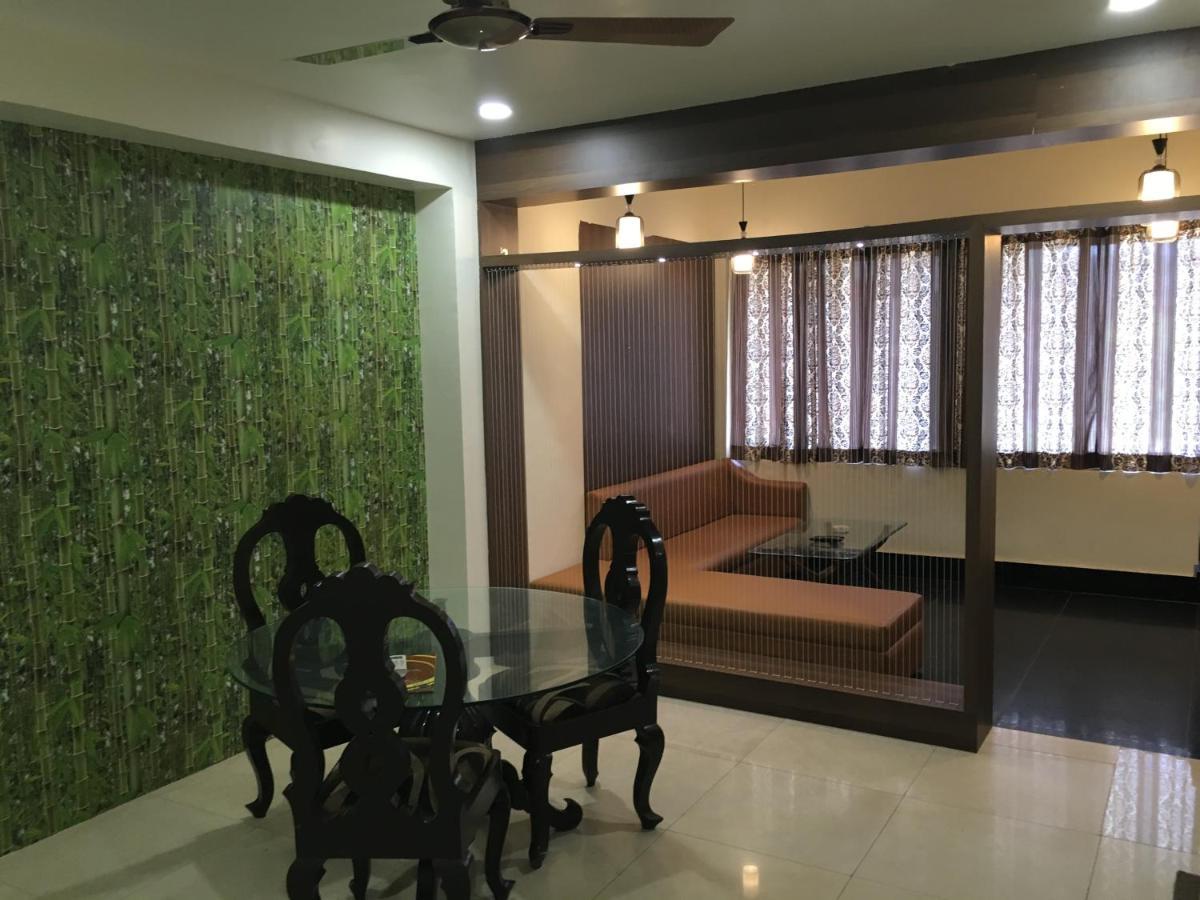 Hotel Grand Arjun Rāipur Kültér fotó