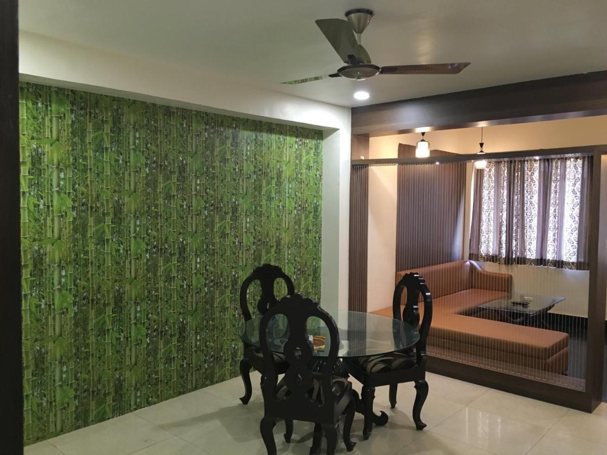 Hotel Grand Arjun Rāipur Kültér fotó