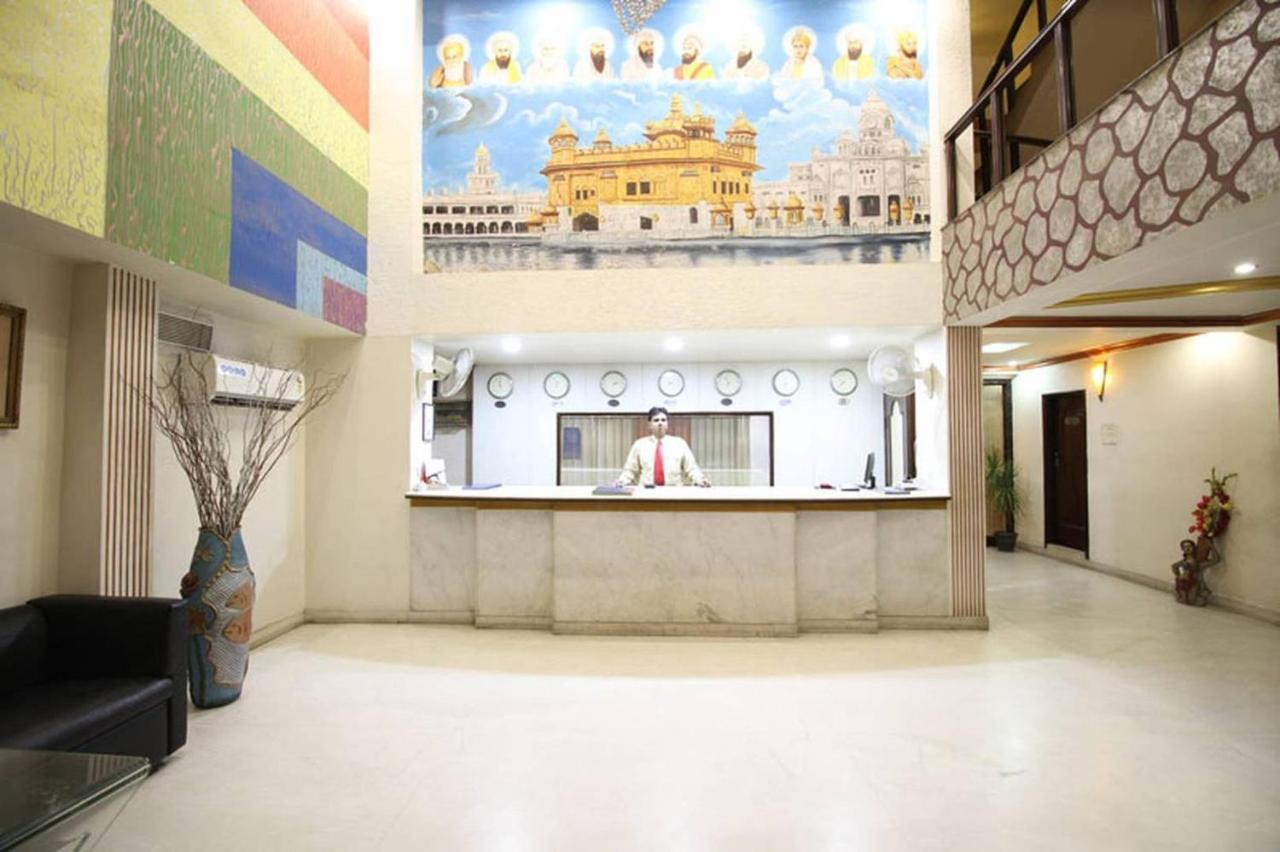 Hotel Grand Arjun Rāipur Kültér fotó