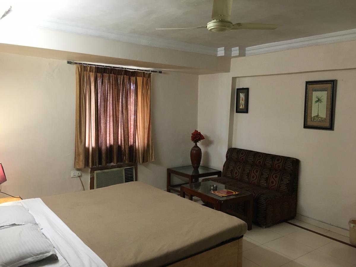 Hotel Grand Arjun Rāipur Kültér fotó