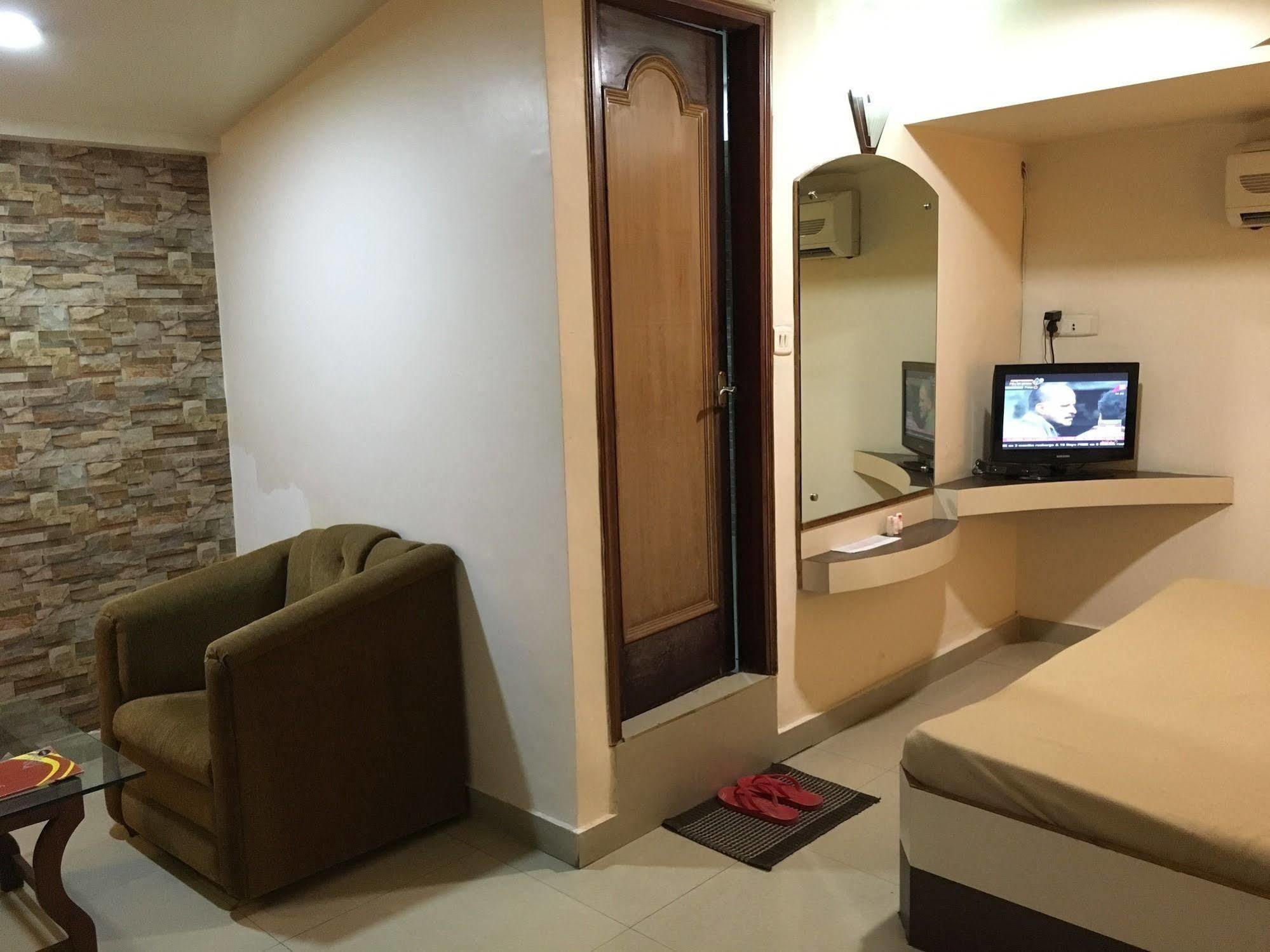 Hotel Grand Arjun Rāipur Kültér fotó